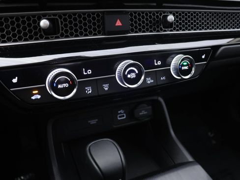 Used 2024 Honda Civic EX-L image 6