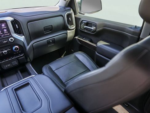 Used 2019 GMC Sierra 1500 SLT w/ SLT Premium Plus Package AWD/4WD image 31