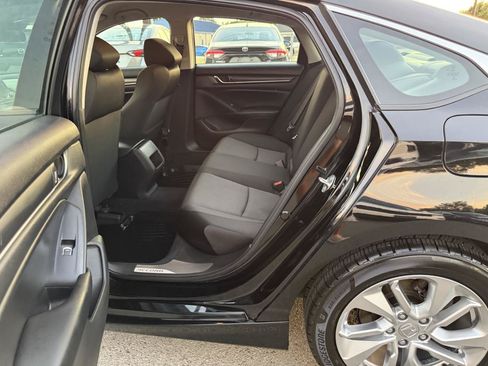 Used 2018 Honda Accord LX image 10