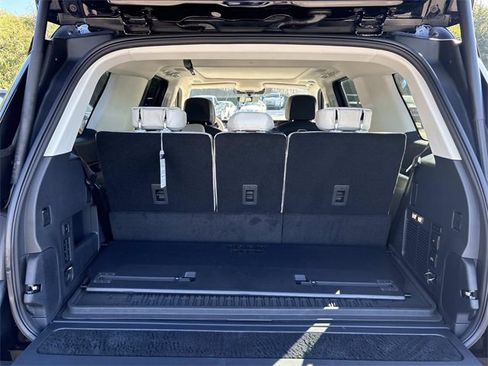 New 2025 Lincoln Navigator Reserve image 12