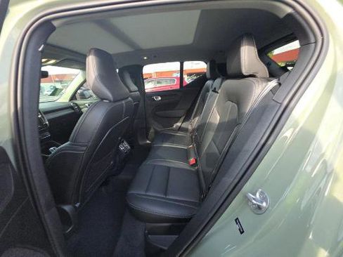 Used 2024 Volvo XC40 B5 Plus w/ Protection Package Premier AWD/4WD image 7