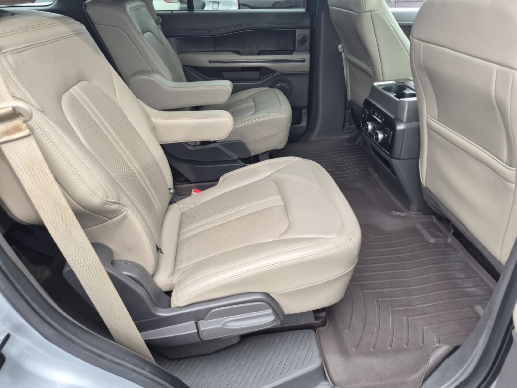 Used 2020 Ford Expedition Limited w/ Equipment Group 301A AWD/4WD image 32