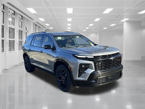 New 2026 Chevrolet Traverse RS w/ LPO, Floor Liner Package image 3