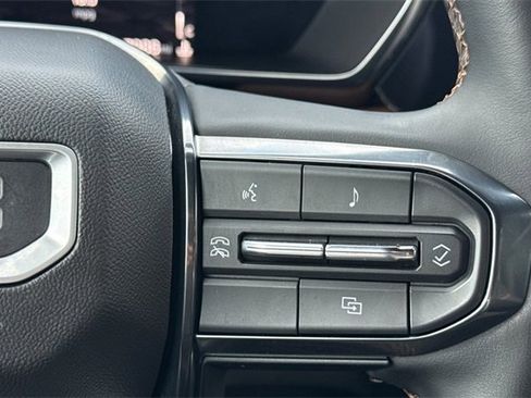 Used 2023 GMC Canyon AT4 image 29