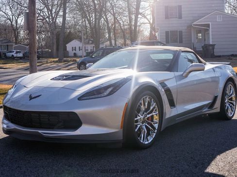 Used 2015 Chevrolet Corvette Z06 w/ 3LZ Preferred Equipment Group image 22