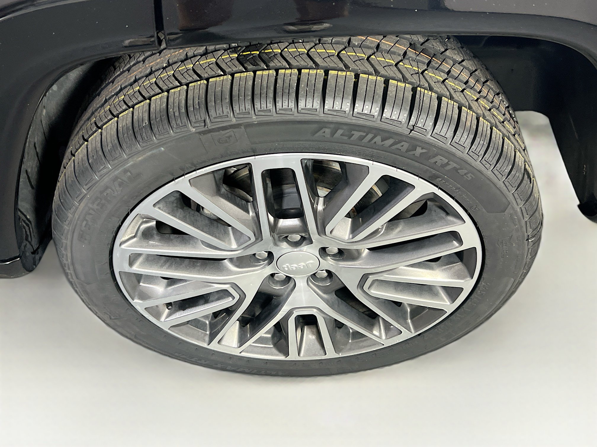 Used 2023 Jeep Compass Limited w/ Elite Group AWD/4WD image 30