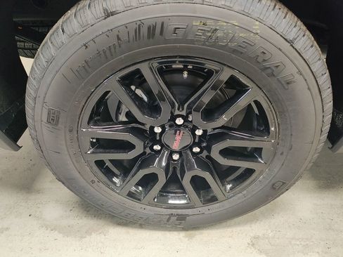 New 2026 GMC Sierra 1500 Elevation w/ Preferred Package AWD/4WD image 3