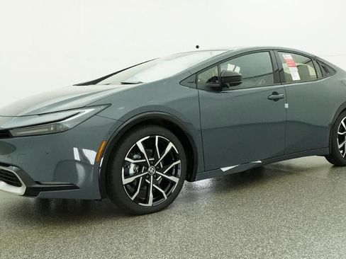 New 2026 Toyota Prius Plug-In Hybrid FWD image 17