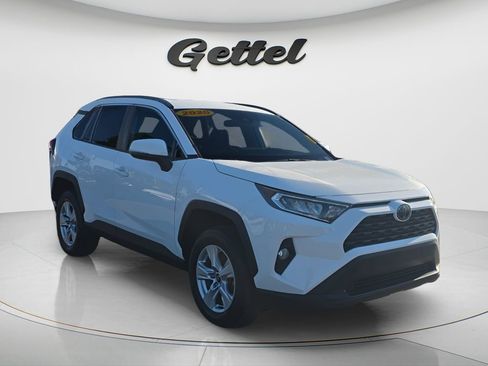 Used 2020 Toyota RAV4 XLE FWD image 3