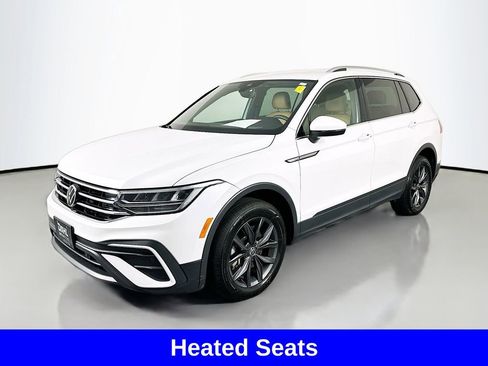 Used 2023 Volkswagen Tiguan SE image 3