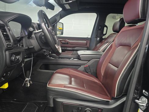 Used 2025 RAM 1500 Limited AWD/4WD image 3
