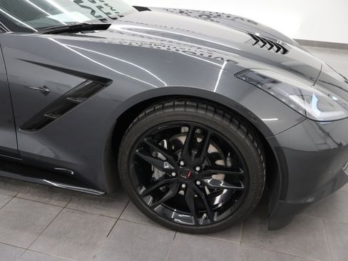 Used 2018 Chevrolet Corvette Stingray Coupe w/ Carbon Flash Badge Package RWD image 21