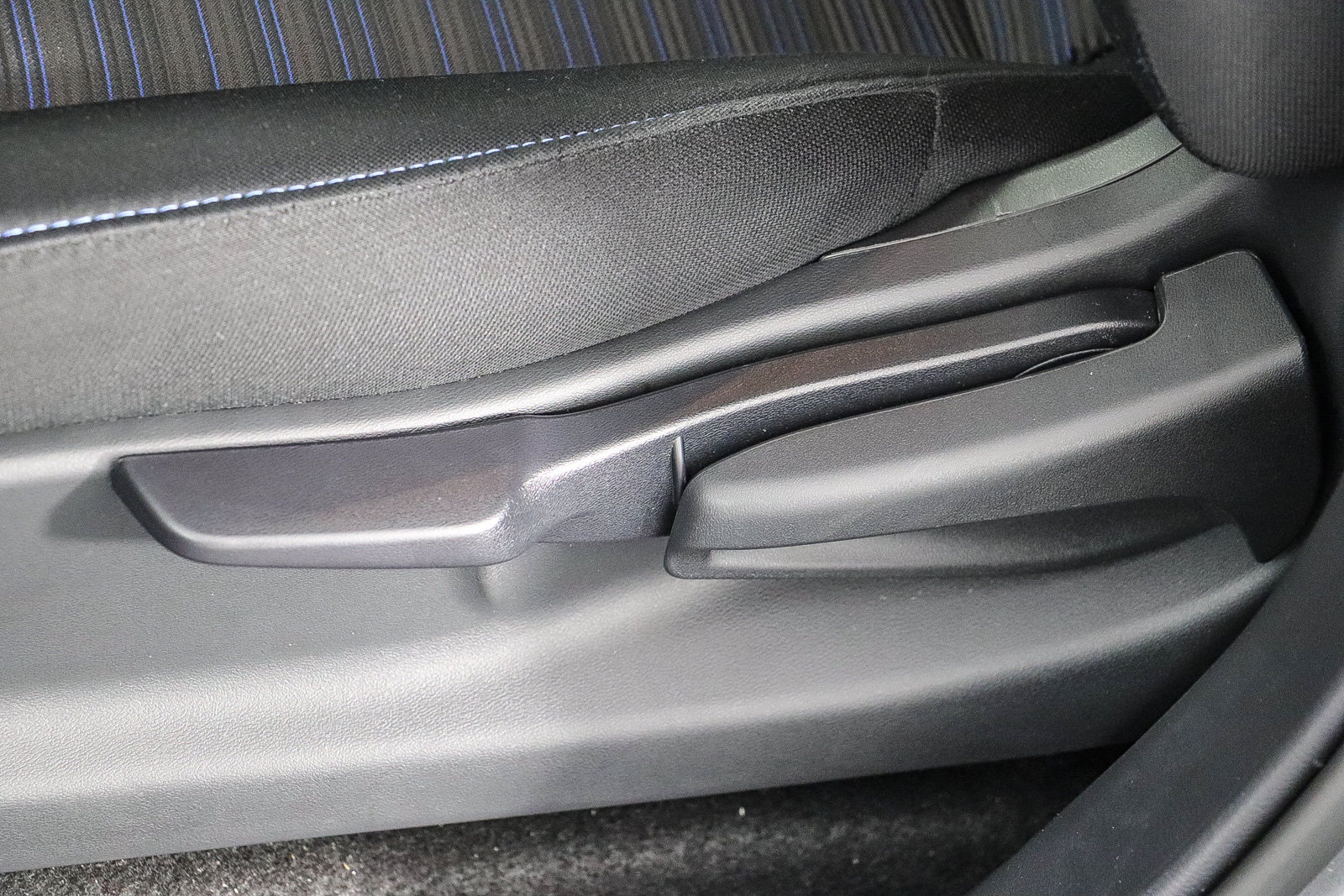Used 2025 Nissan Leaf S FWD image 20