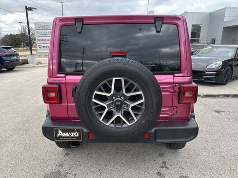 Used 2024 Jeep Wrangler Sahara w/ Technology Group image 7