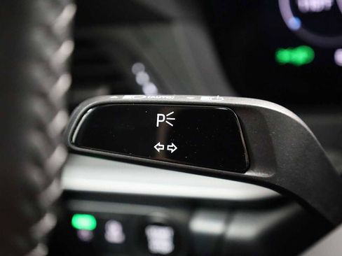 Certified 2025 Porsche 911 Carrera image 29