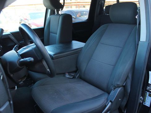 Used 2010 Nissan Titan SE RWD image 19