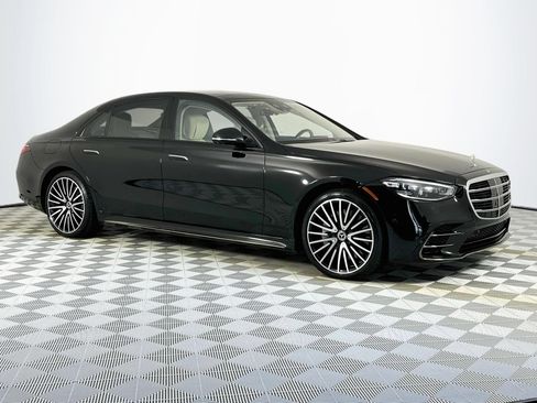 Used 2023 Mercedes-Benz S 580 4MATIC Sedan image 3