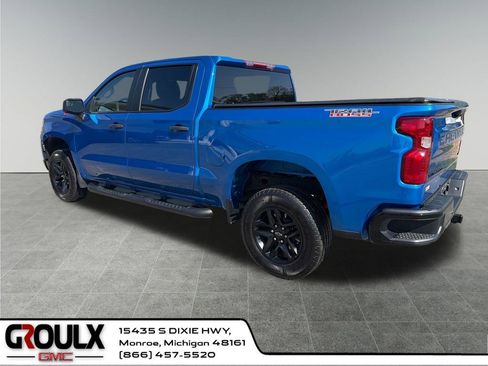 Used 2022 Chevrolet Silverado 1500 Custom Trail Boss w/ LPO, Dark Essentials Package AWD/4WD image 4