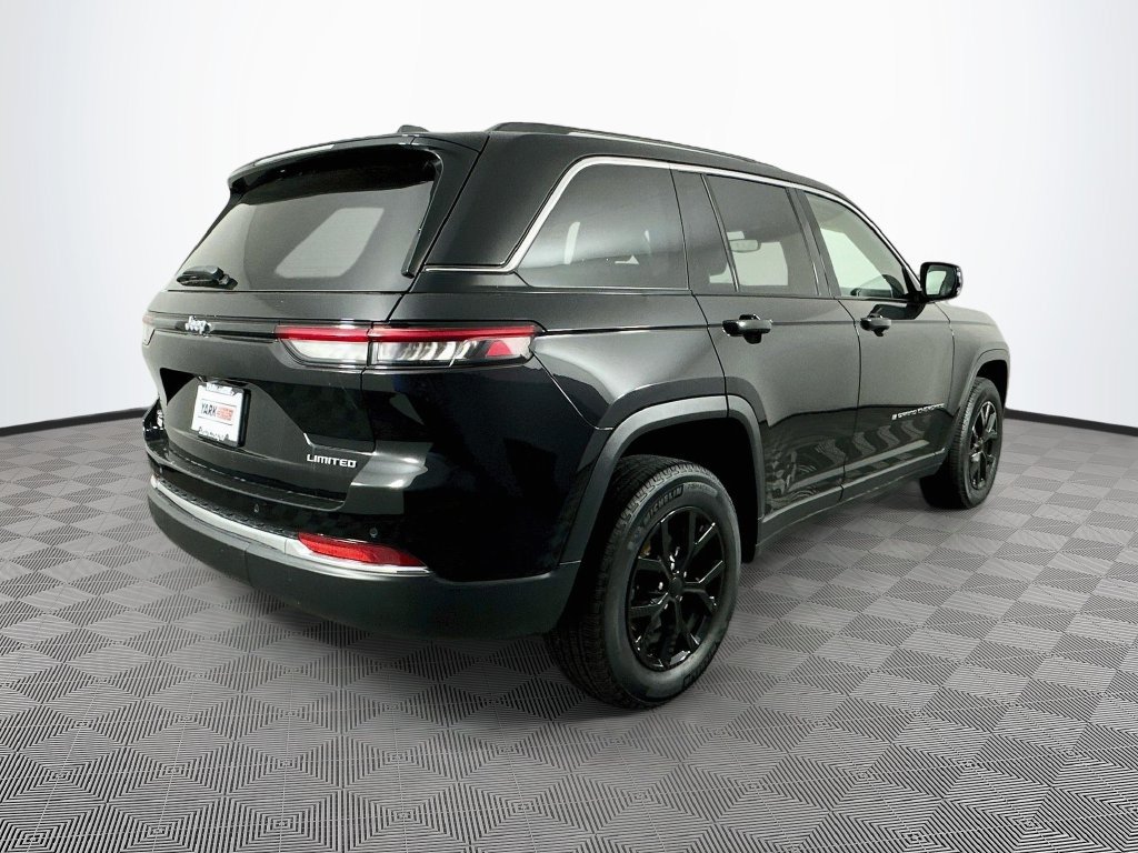 Certified 2024 Jeep Grand Cherokee Limited w/ Trailer Tow Package AWD/4WD image 12