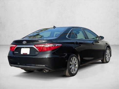 Used 2017 Toyota Camry XLE image 5