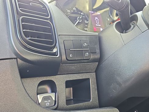 Used 2025 RAM ProMaster 2500 w/ Convenience Group image 14