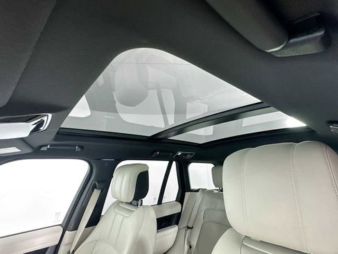 Used 2022 Land Rover Range Rover P525 Westminster Edition image 13