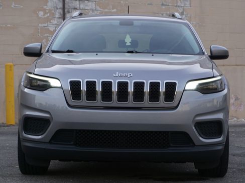 Used 2020 Jeep Cherokee Latitude image 2