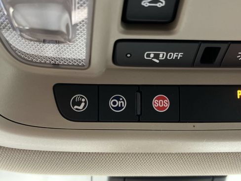 Used 2017 GMC Acadia Denali w/ Technology Package AWD/4WD image 29