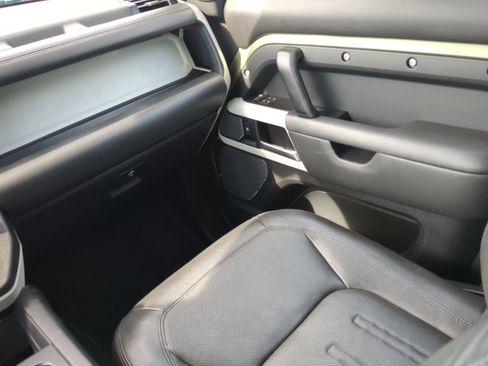 Used 2020 Land Rover Defender 110 HSE image 44