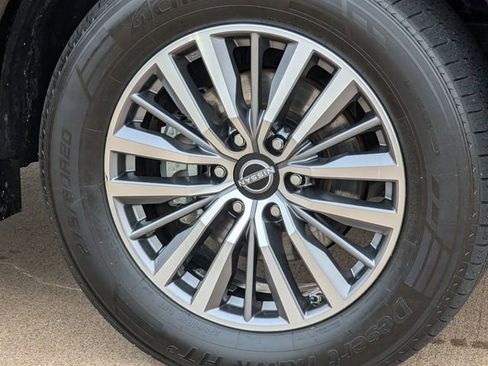 Used 2023 Nissan Armada SL image 10