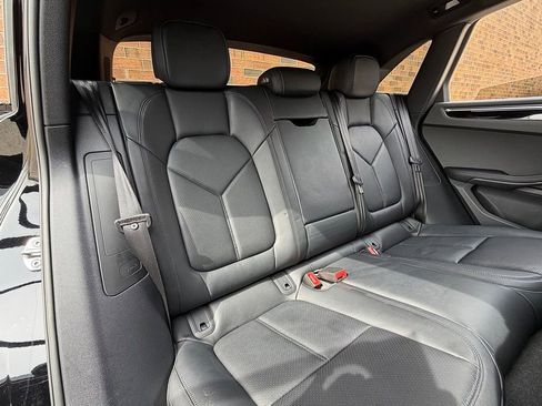 Certified 2025 Porsche Macan image 21