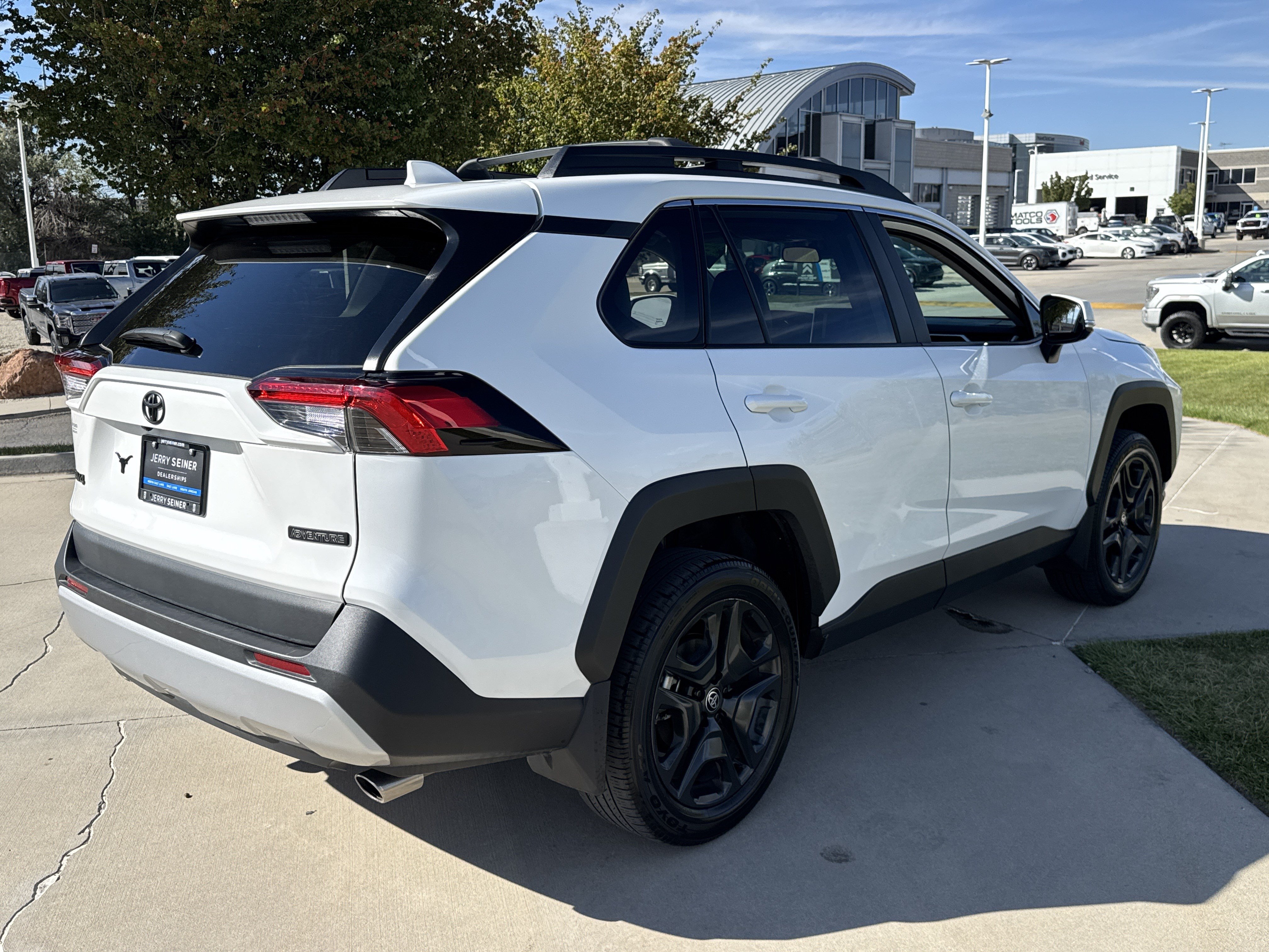 Used 2024 Toyota RAV4 Adventure w/ Convenience Package AWD/4WD image 5