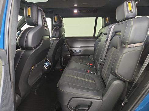 Used 2024 Rivian R1S Adventure Dual AWD/4WD image 21