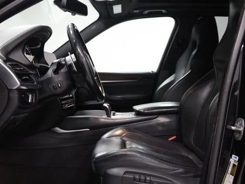 Used 2018 BMW X5 M AWD/4WD image 22