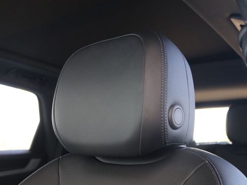 Used 2024 Porsche Cayenne image 17