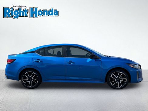 Used 2025 Nissan Sentra SR FWD image 9