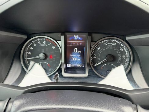 Used 2022 Toyota Tacoma TRD Sport image 17