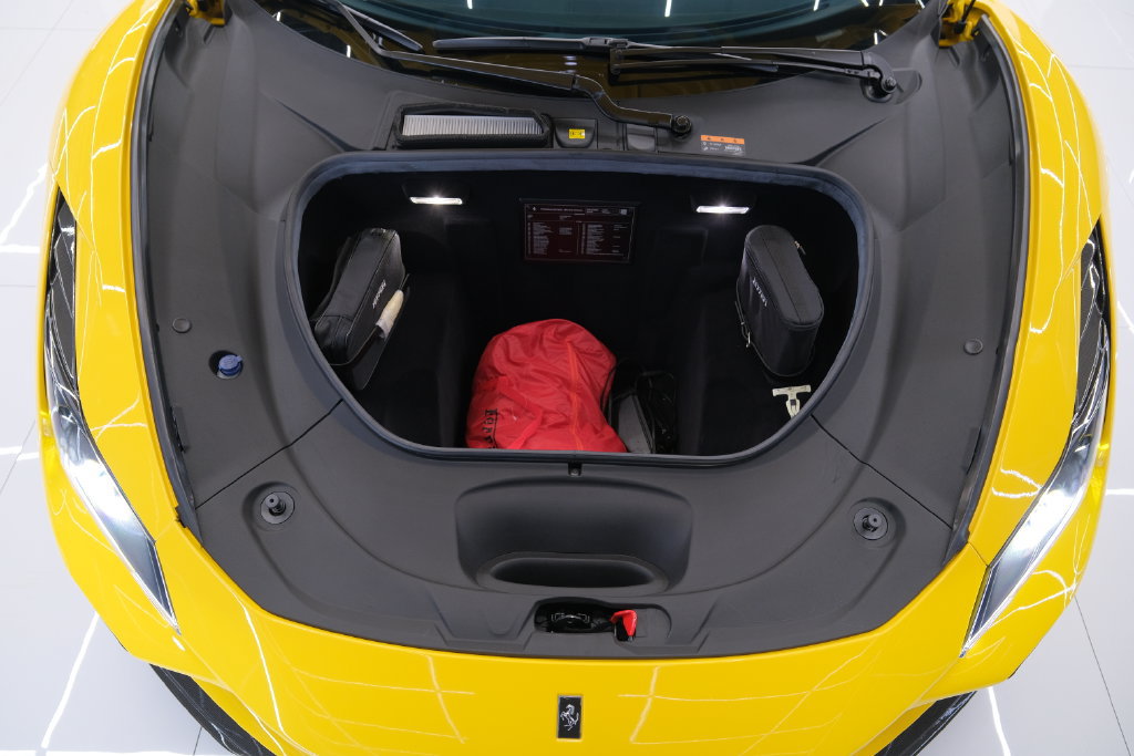 Used 2021 Ferrari F8 Tributo RWD image 57