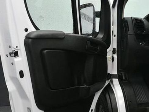 Used 2025 RAM ProMaster 2500 w/ Convenience Group FWD image 13
