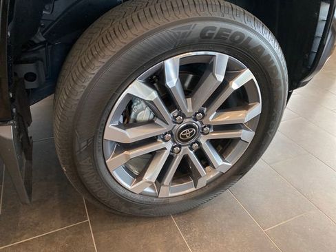 Certified 2025 Toyota 4Runner Limited AWD/4WD image 15