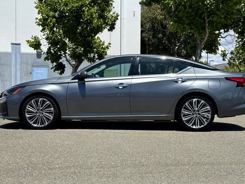 Certified 2023 Nissan Altima 2.5 SL FWD image 7