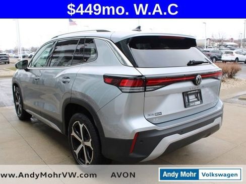 Used 2025 Volkswagen Tiguan SE AWD/4WD image 4