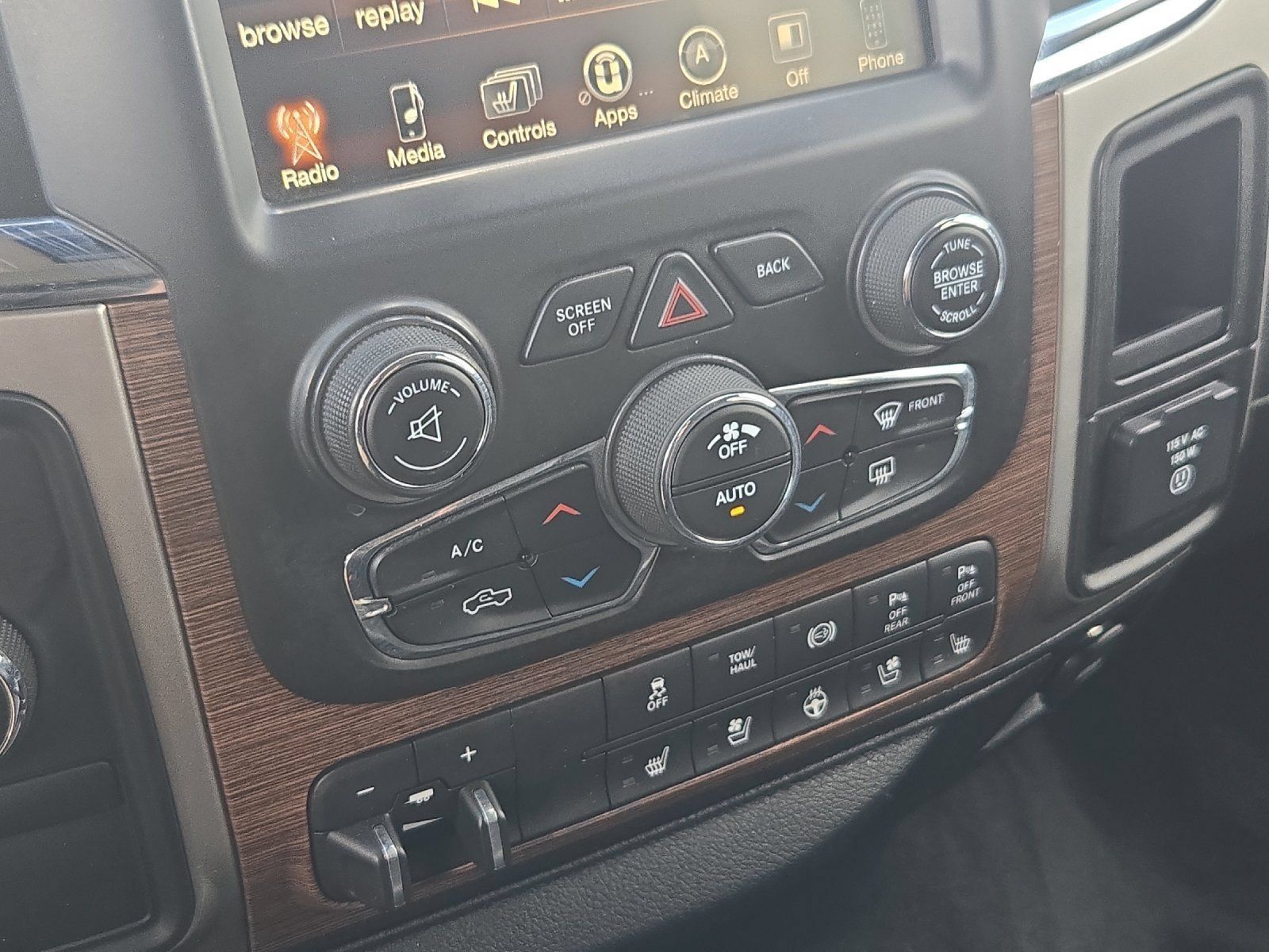Used 2017 RAM 2500 Laramie AWD/4WD image 17