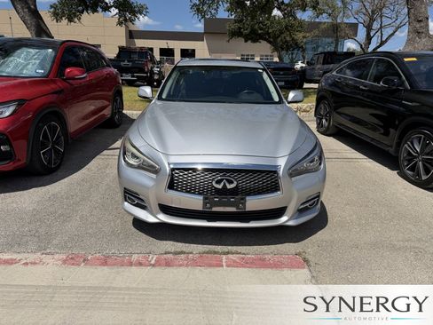 Used 2017 INFINITI Q50 Signature Edition w/ Cargo Package (L95) RWD image 3