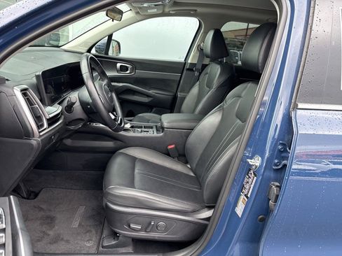 Certified 2024 Kia Sorento S w/ Panoramic Sunroof Package AWD/4WD image 14