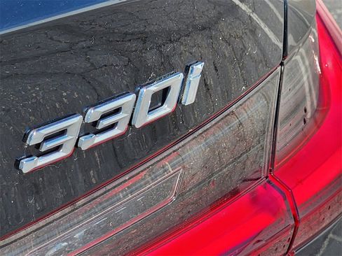 Used 2022 BMW 330i xDrive Sedan w/ Convenience Package image 12