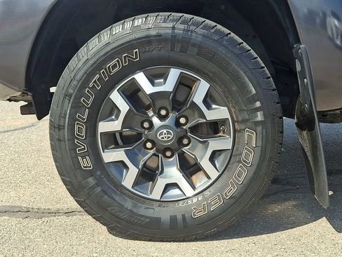 Used 2014 Toyota Tacoma PreRunner w/ SR5 Package image 8