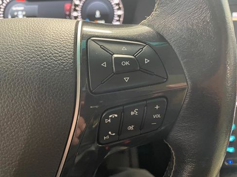 Used 2016 Ford Explorer Platinum image 38