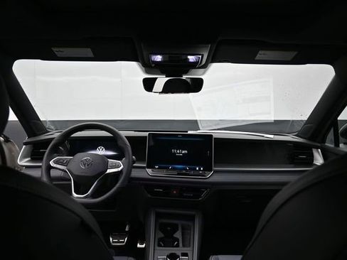 New 2026 Volkswagen Tiguan SE R-Line AWD/4WD image 10