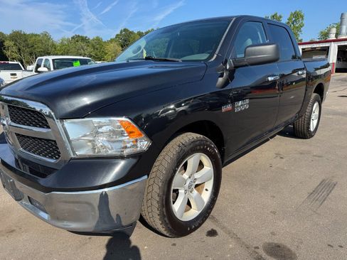 Used 2018 RAM 1500 Classic SLT AWD/4WD image 9